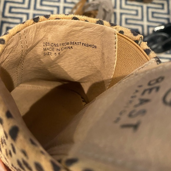 Beast Fashion Animal Print Mules - Picture 5 of 5